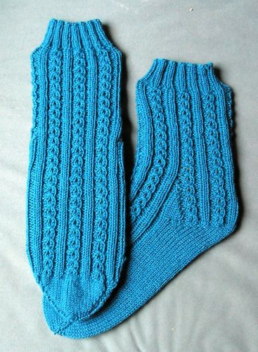 Strickanleitung Socken "blau verknotet"